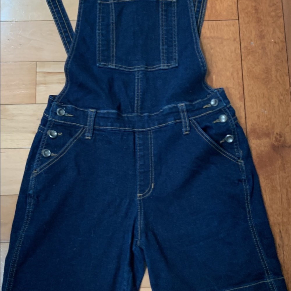 Size medium shortalls